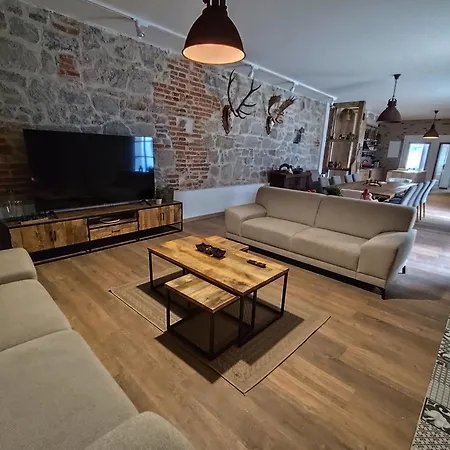 فيلة Milia Batovce